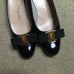 Salvatore Ferragamo bow shoes pumps patent leather